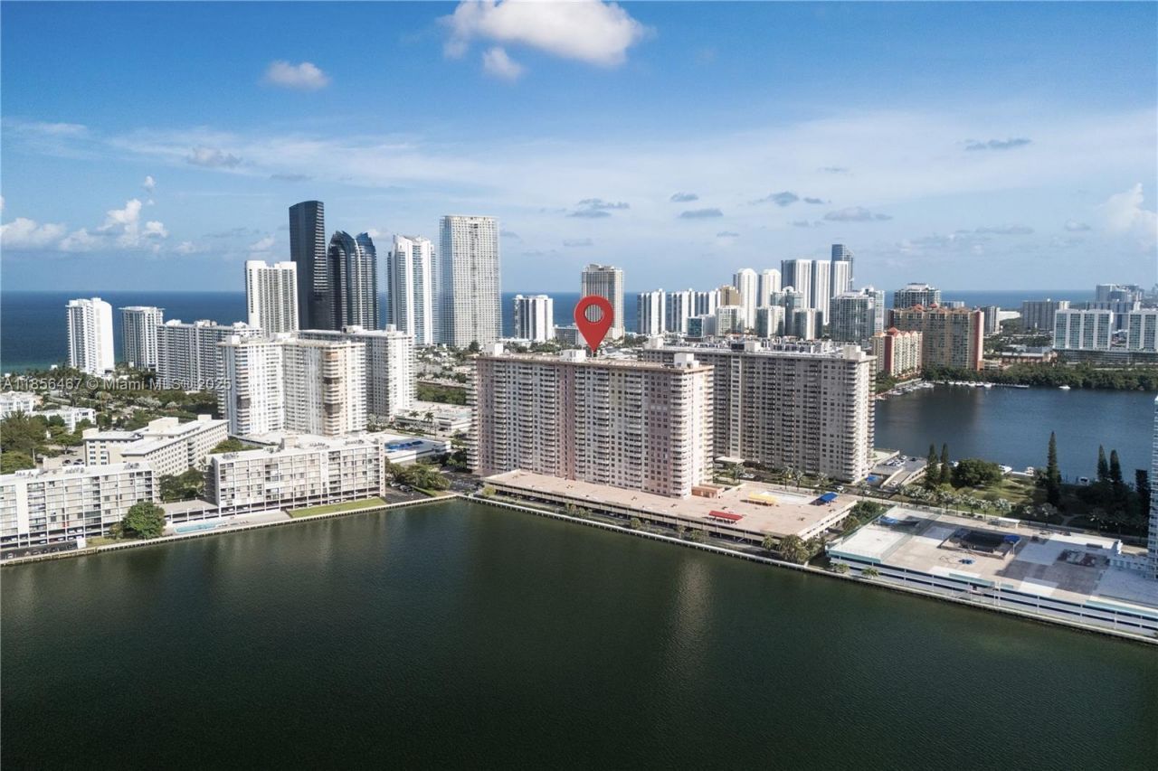 251 174th St, Unit 812, Sunny Isles Beach, FL 33160 Photo