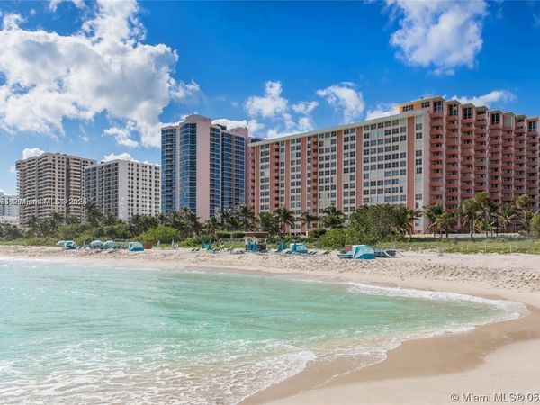 2899 Collins Ave, Unit 1420, Miami Beach, FL 33140