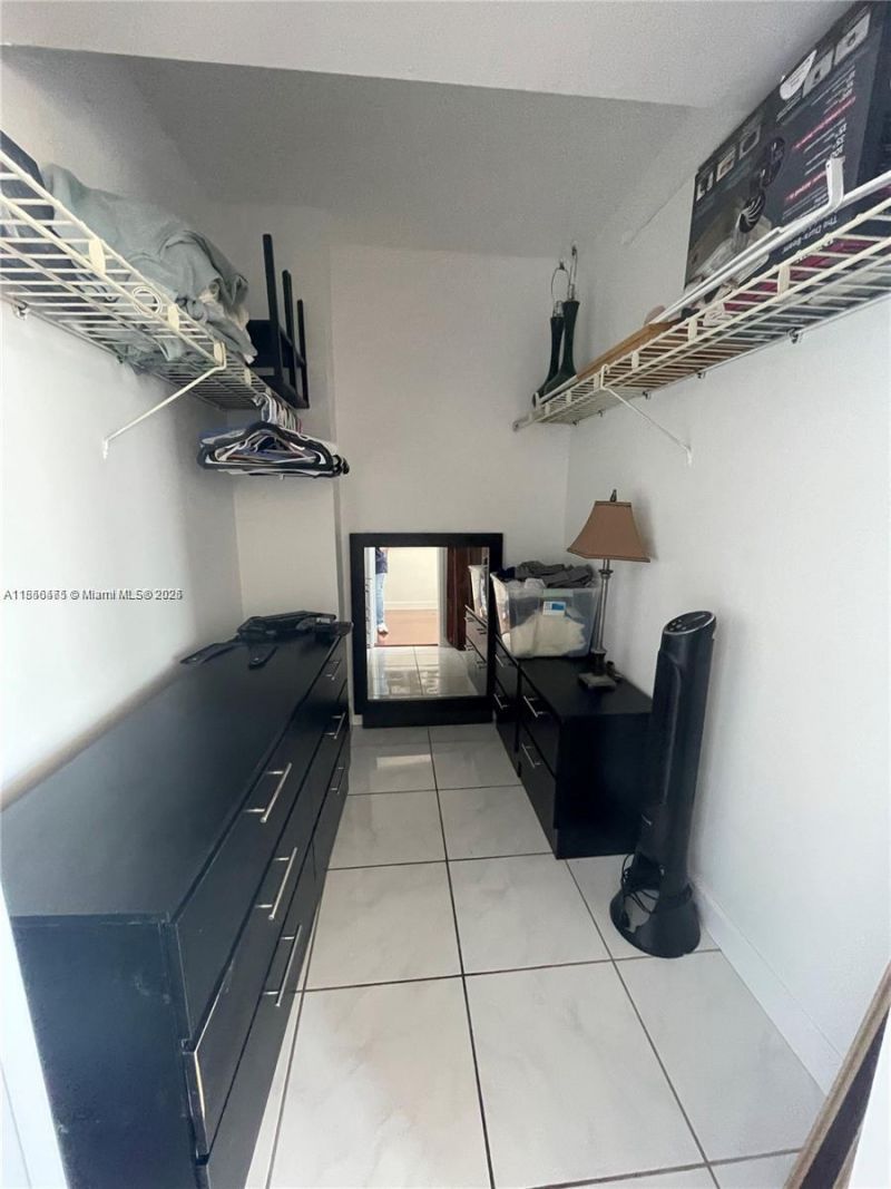 2899 Collins Ave, Unit 1420, Miami Beach, FL 33140 Photo