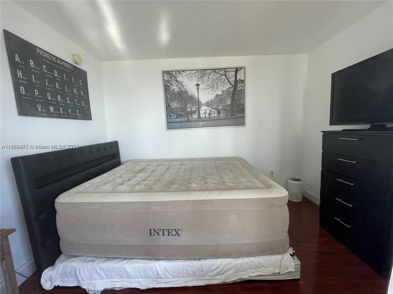 2899 Collins Ave, Unit 1420, Miami Beach, FL 33140 Photo