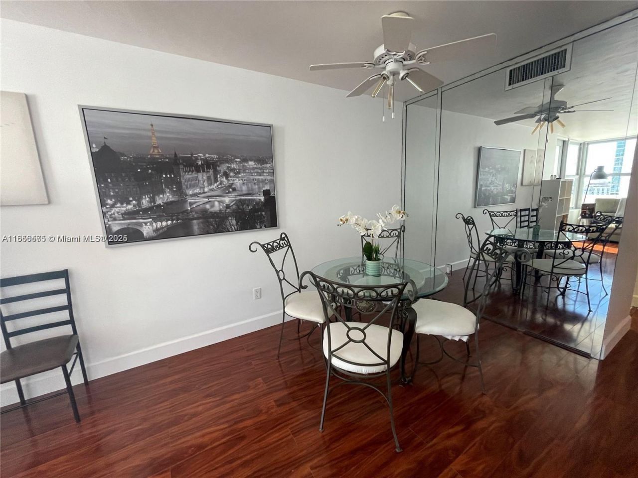 2899 Collins Ave, Unit 1420, Miami Beach, FL 33140 Photo