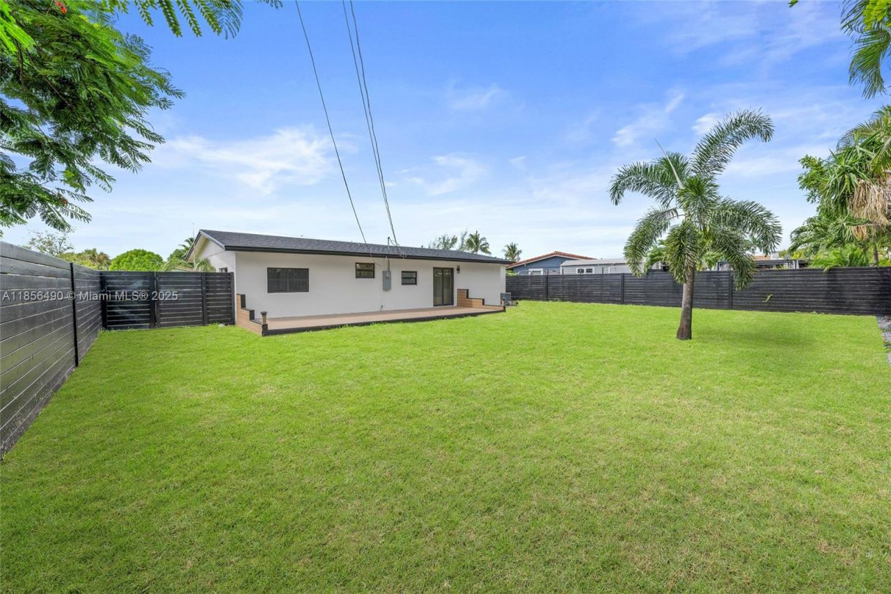 949 SE 5th St, Deerfield Beach, FL 33441 Photo