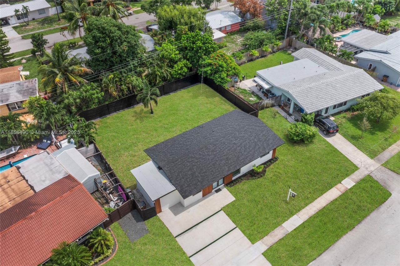 949 SE 5th St, Deerfield Beach, FL 33441 Photo