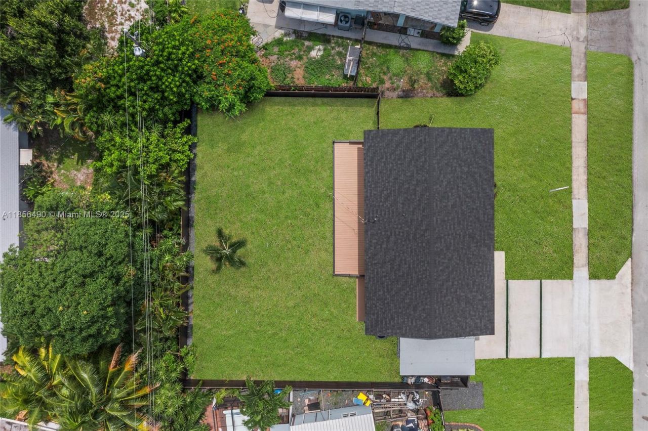 949 SE 5th St, Deerfield Beach, FL 33441 Photo