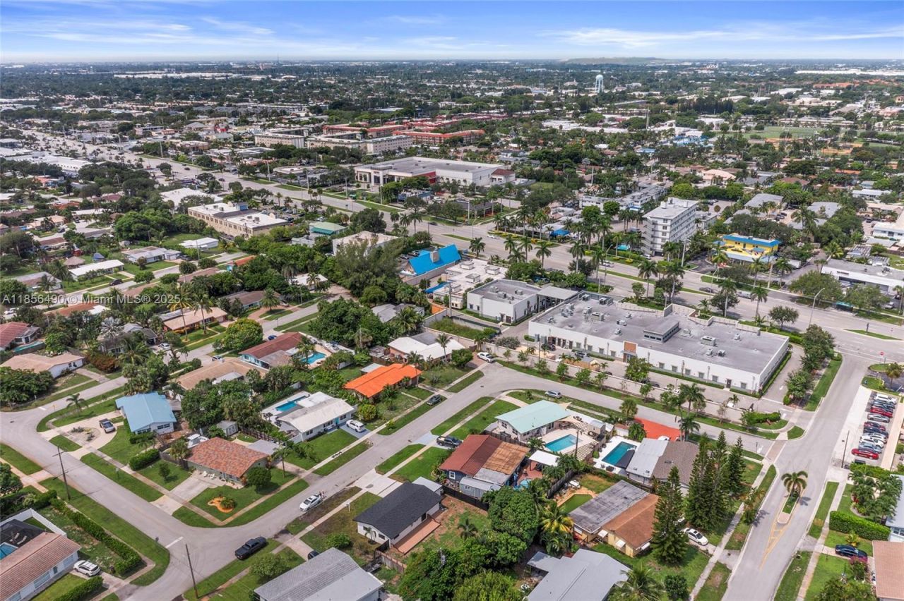 949 SE 5th St, Deerfield Beach, FL 33441 Photo