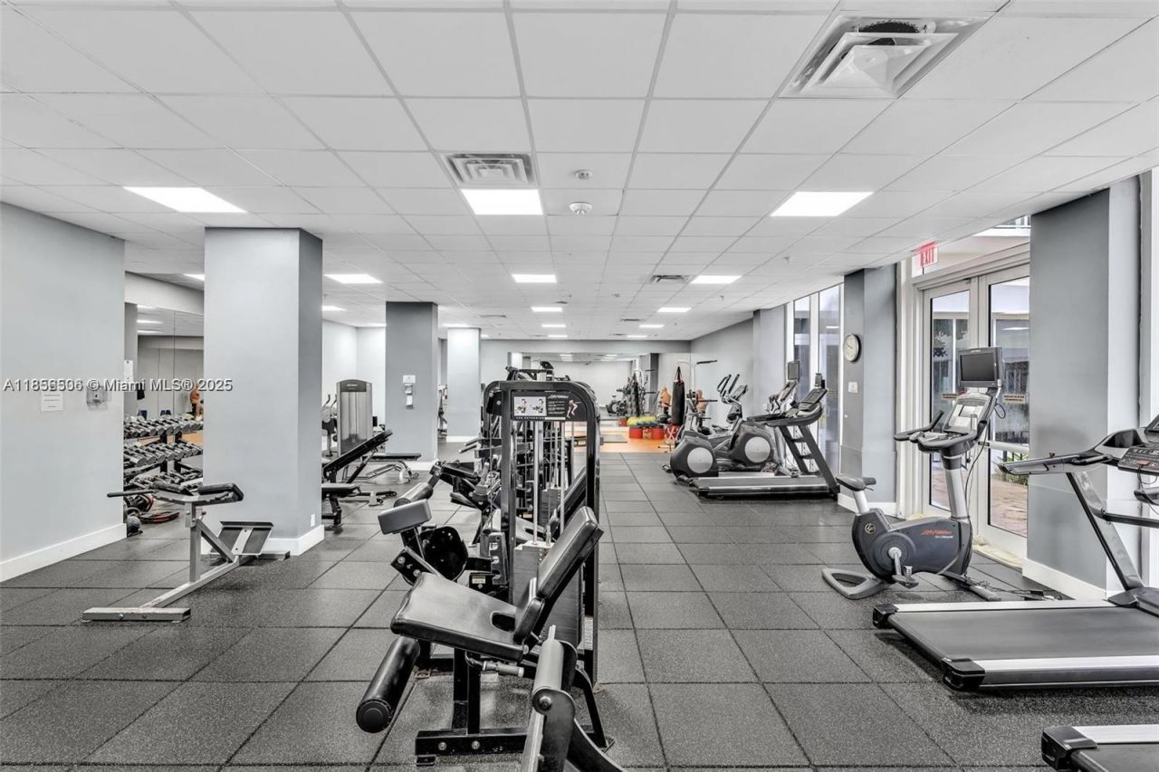 2030 S Ocean Dr, Unit 516, Hallandale Beach, FL 33009 Photo