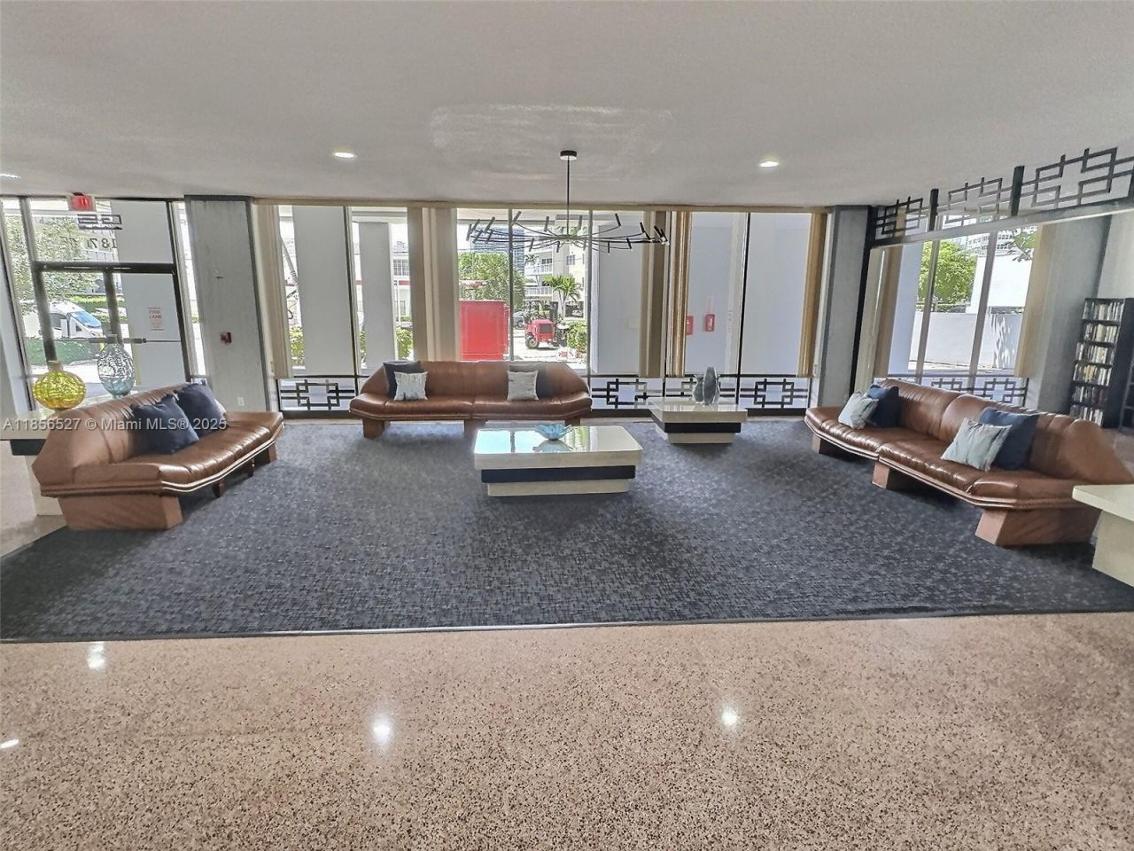 137 Golden Isles Dr, Unit 1109, Hallandale Beach, FL 33009 Photo