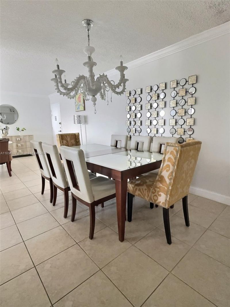 137 Golden Isles Dr, Unit 1109, Hallandale Beach, FL 33009 Photo