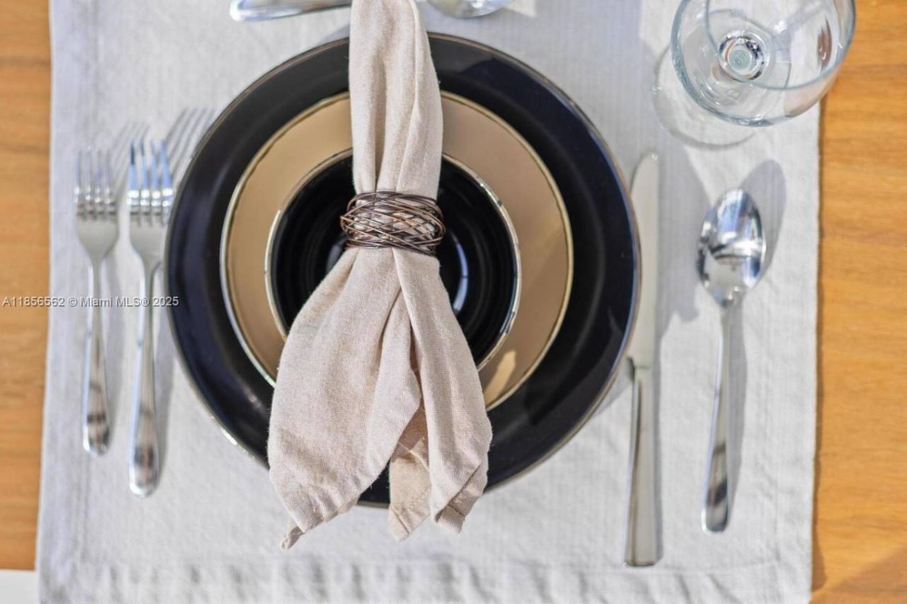 418 Sunset Dr, Hallandale Beach, FL 33009 Photo