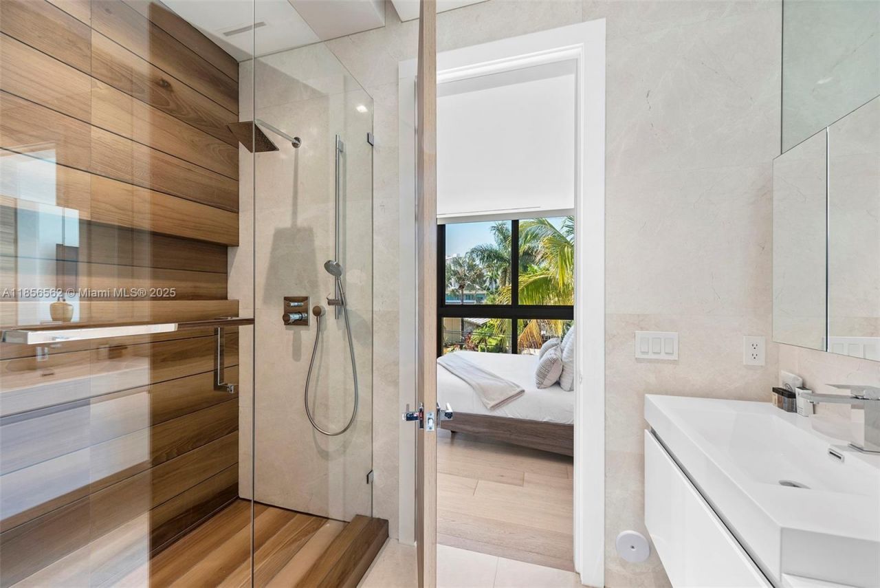 418 Sunset Dr, Hallandale Beach, FL 33009 Photo