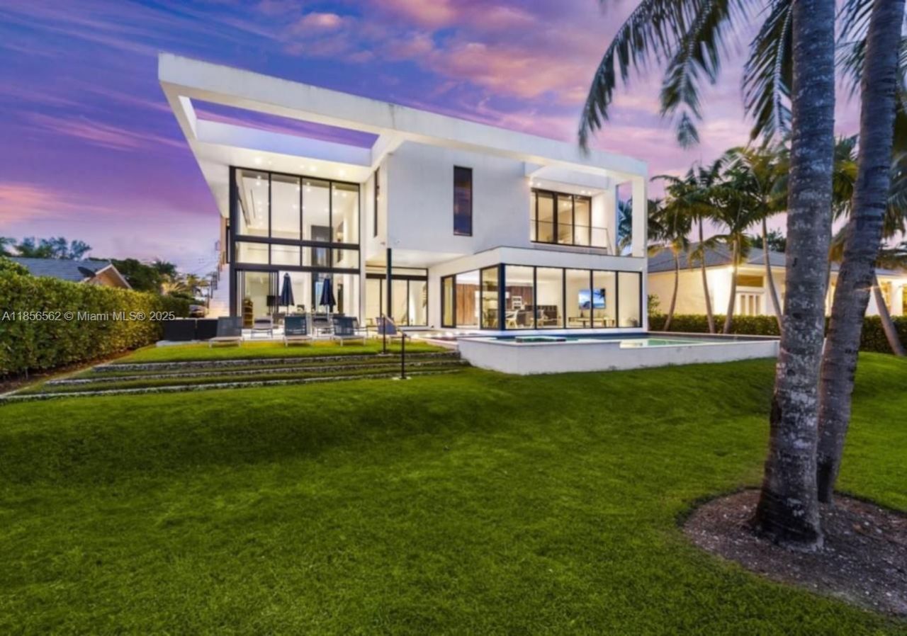 418 Sunset Dr, Hallandale Beach, FL 33009 Photo