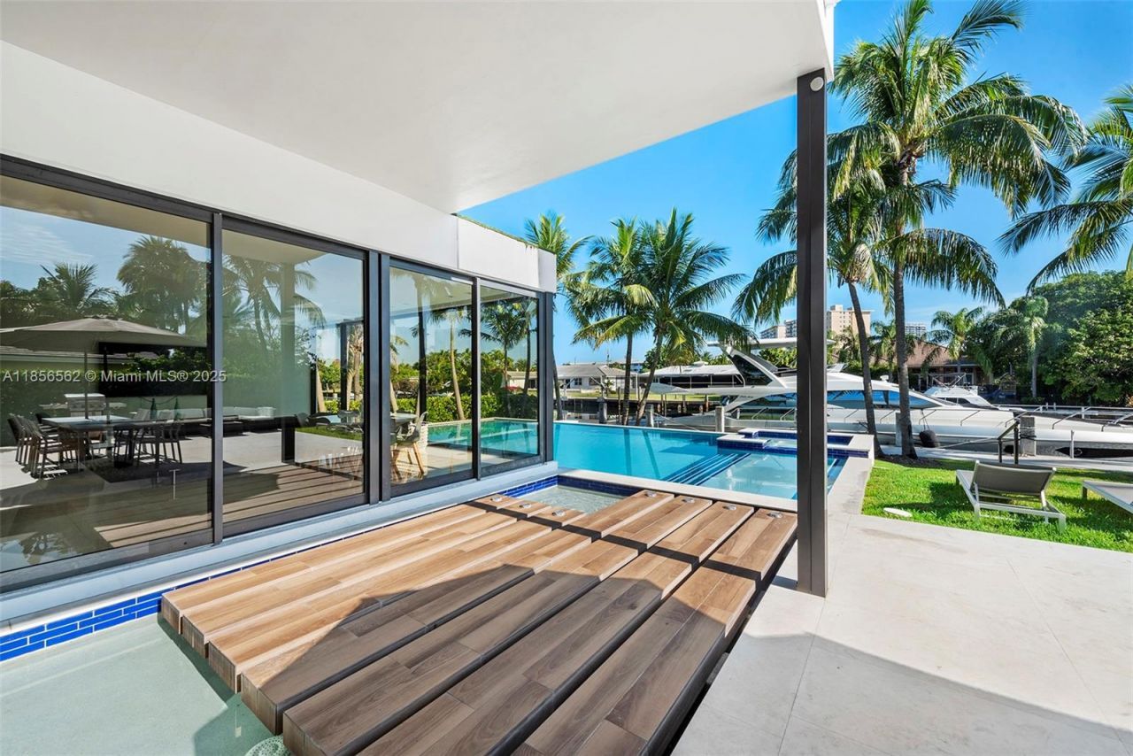 418 Sunset Dr, Hallandale Beach, FL 33009 Photo