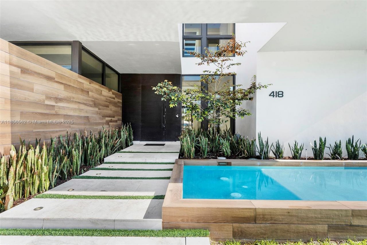 418 Sunset Dr, Hallandale Beach, FL 33009 Photo