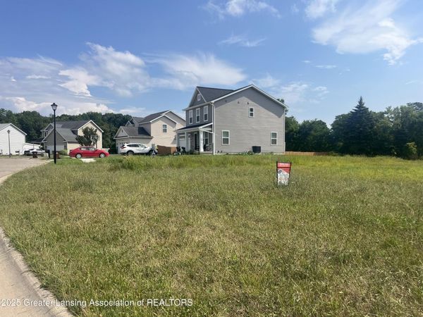 2670 Brigantine Drive, Lansing, MI 48911