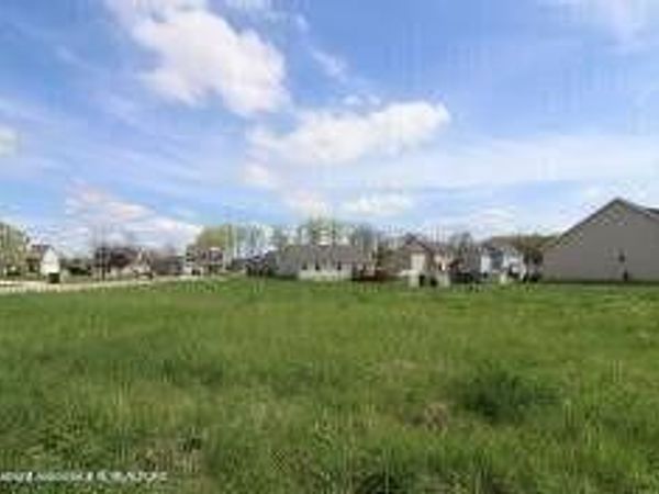 2702 Yachtsman Drive, Lansing, MI 48911