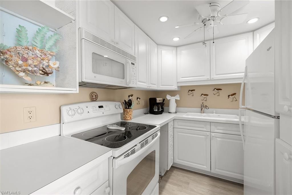140 Seaview Ct, Unit S-902, Marco Island, FL 34145 Photo