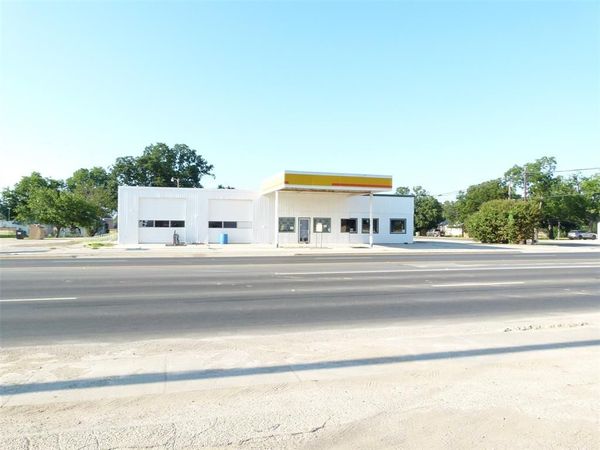 101 E Hall Street, Bangs, TX 76823