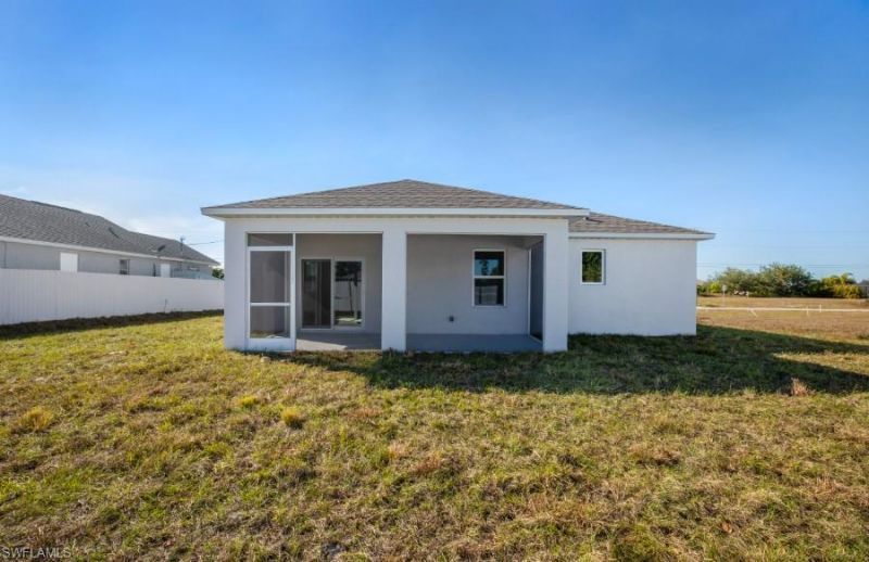 1423 SW 17th Ave, Cape Coral, FL 33991 Photo