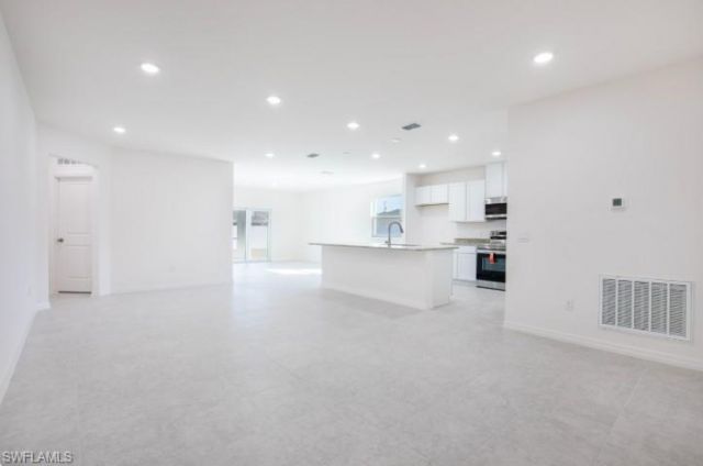 1423 SW 17th Ave, Cape Coral, FL 33991 Photo