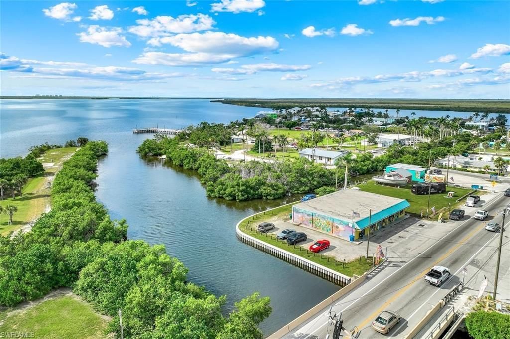 4547 Pine Island Rd Nw, Matlacha, FL 33993 Photo