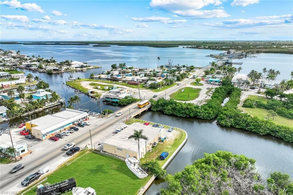 4547 Pine Island Rd Nw, Matlacha, FL 33993 Photo