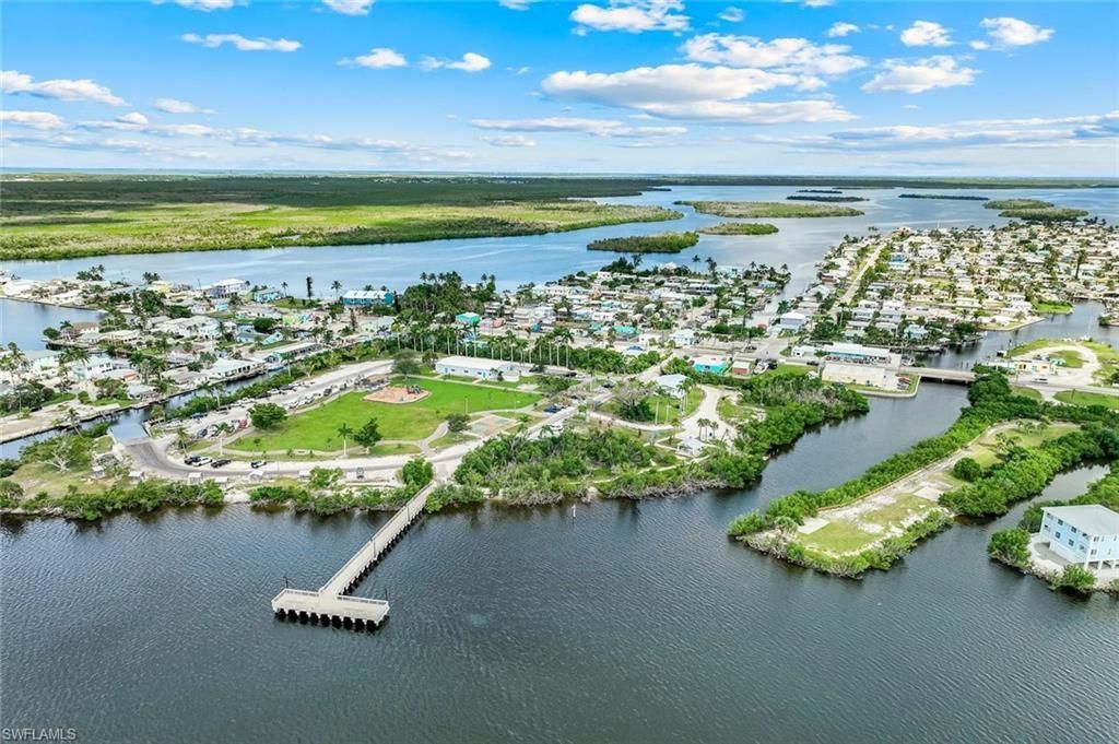 4547 Pine Island Rd Nw, Matlacha, FL 33993 Photo