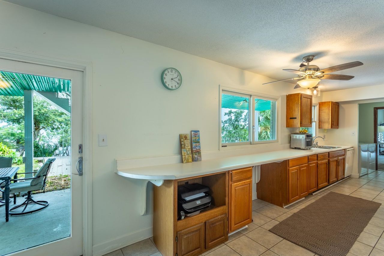 801 SE F Avenue, Carrabelle, FL 32322 Photo