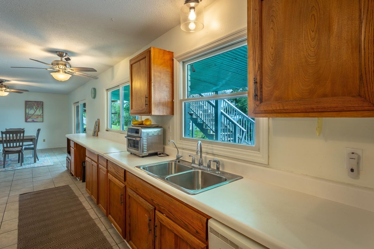 801 SE F Avenue, Carrabelle, FL 32322 Photo