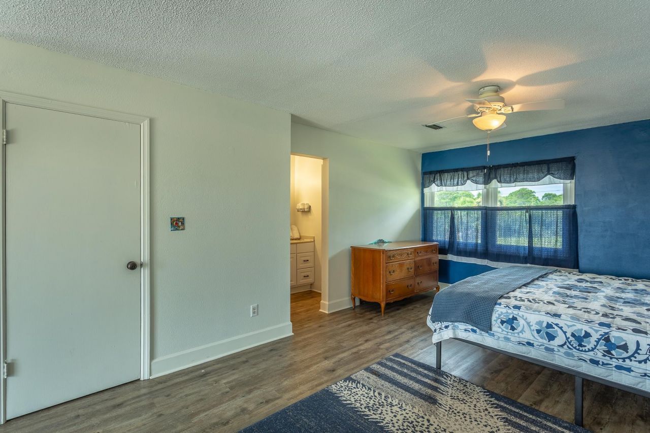 801 SE F Avenue, Carrabelle, FL 32322 Photo