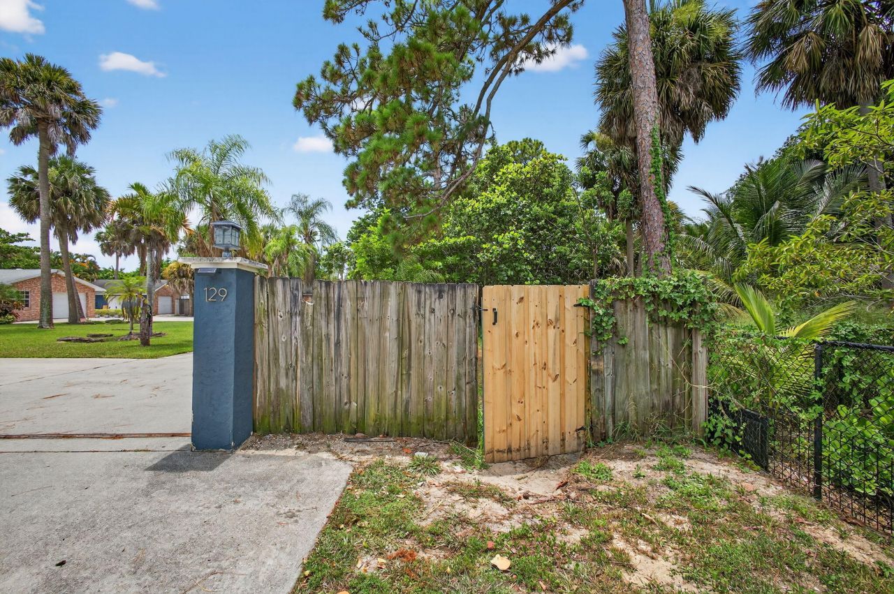 129 Fleming Avenue, Greenacres, FL 33463 Photo