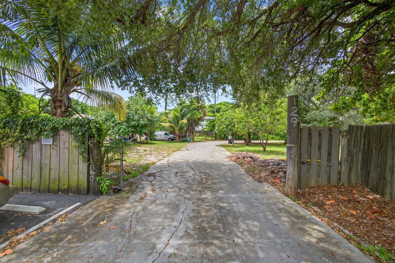 129 Fleming Avenue, Greenacres, FL 33463 Photo