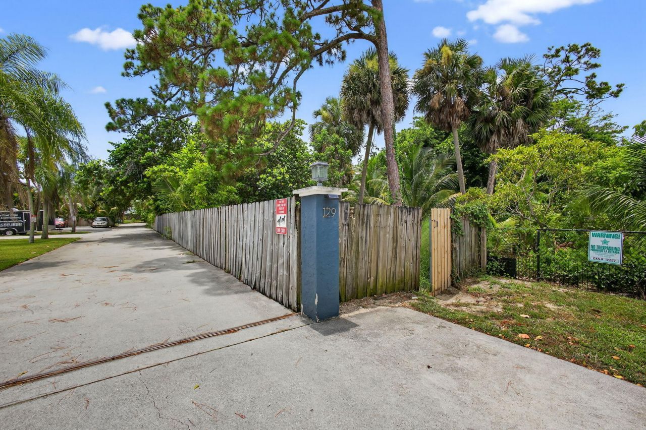 129 Fleming Avenue, Greenacres, FL 33463 Photo