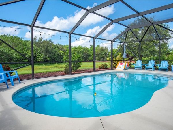 655 Valencia Circle SW, Vero Beach, FL 32968