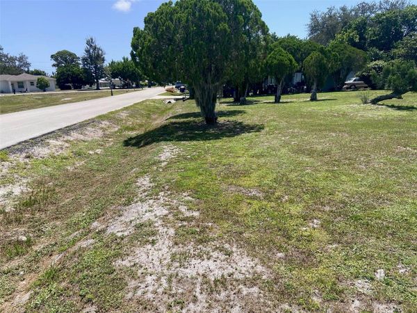 2203 AVIENDA AVENUE, FORT PIERCE, FL 34946