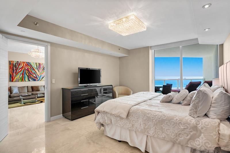 101 S Fort Lauderdale Beach Boulevard, Unit 2402, Fort Lauderdale, FL 33316 Photo