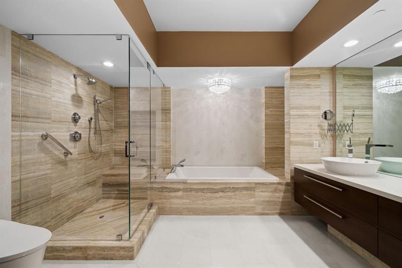 101 S Fort Lauderdale Beach Boulevard, Unit 2402, Fort Lauderdale, FL 33316 Photo