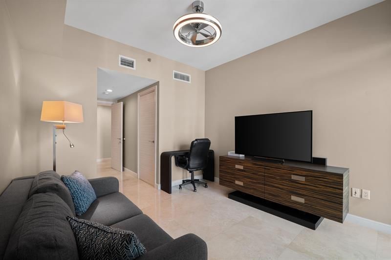 101 S Fort Lauderdale Beach Boulevard, Unit 2402, Fort Lauderdale, FL 33316 Photo