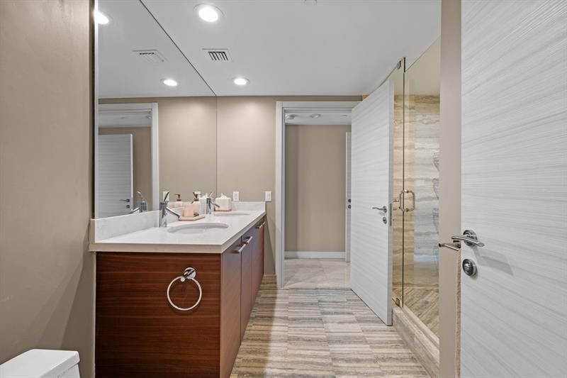 101 S Fort Lauderdale Beach Boulevard, Unit 2402, Fort Lauderdale, FL 33316 Photo