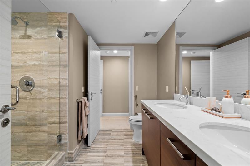 101 S Fort Lauderdale Beach Boulevard, Unit 2402, Fort Lauderdale, FL 33316 Photo