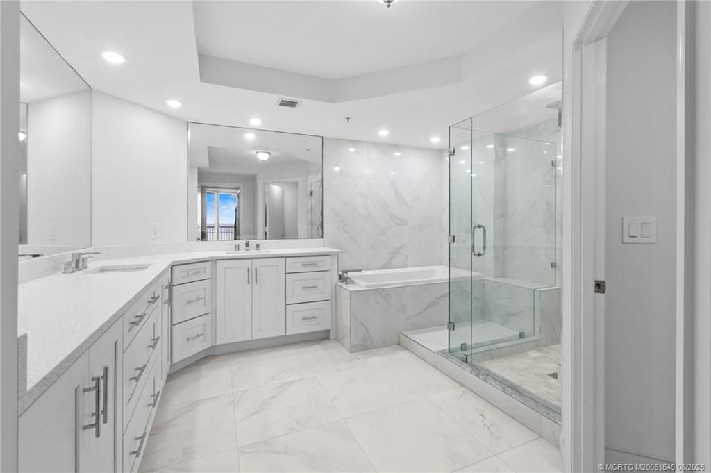 8650 S Ocean Drive, Unit 306, Jensen Beach, FL 34957 Photo