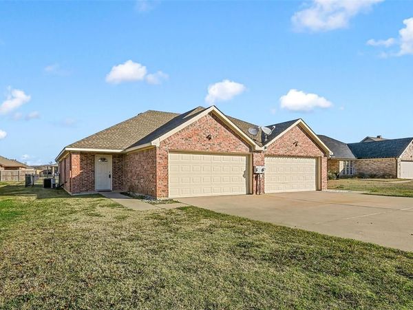 514 Harris Street, Gunter, TX 75058