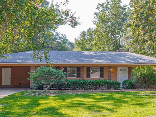 1011 Laurelwood Drive, Clinton, MS 39056