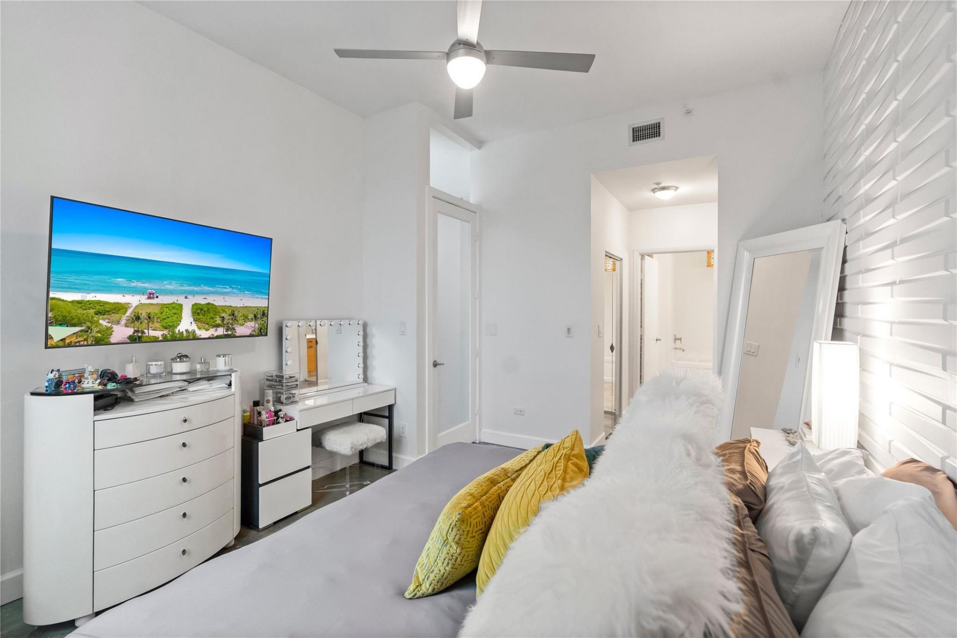 313 NE 2nd Street, Unit 405, Fort Lauderdale, FL 33301 Photo