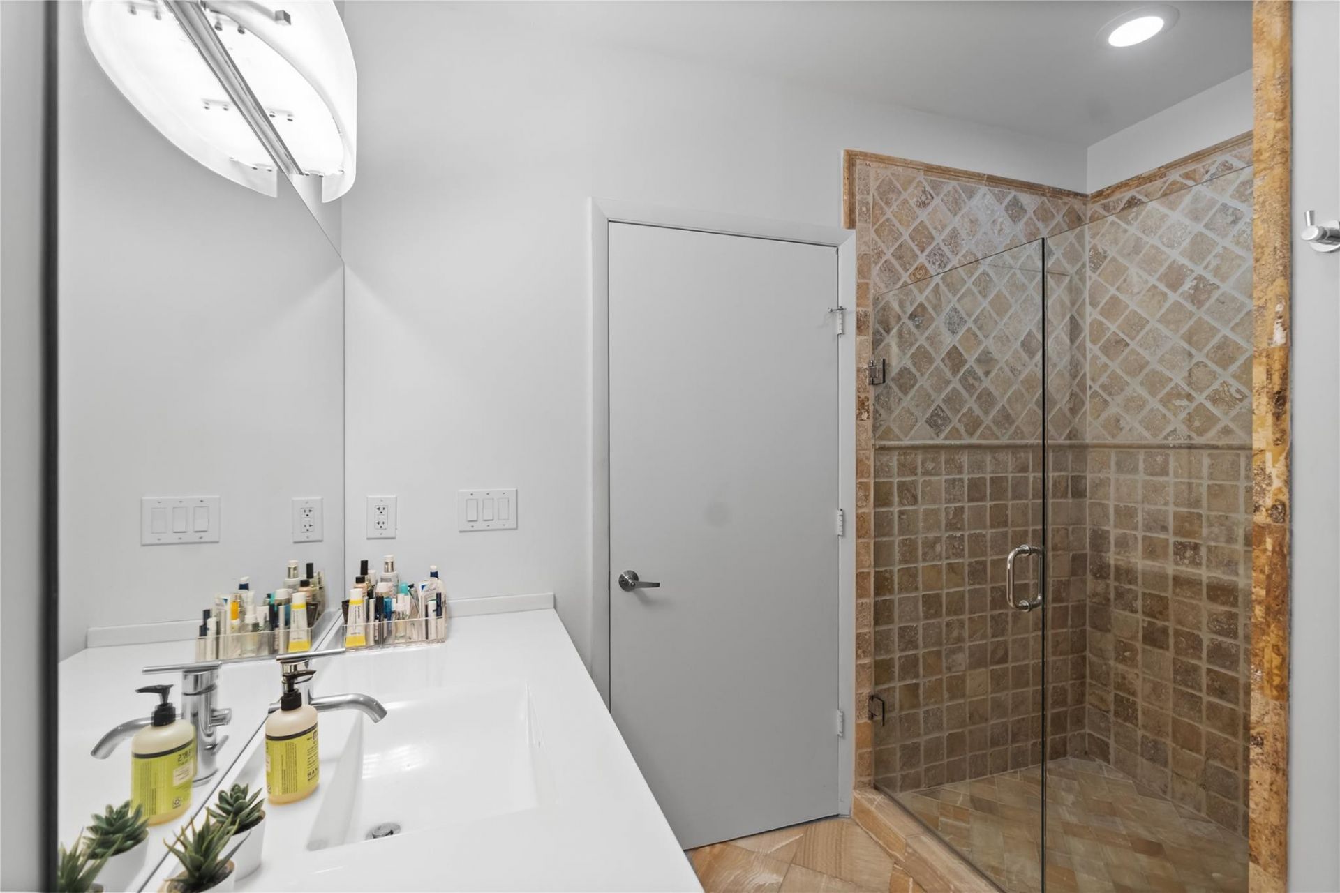 313 NE 2nd Street, Unit 405, Fort Lauderdale, FL 33301 Photo