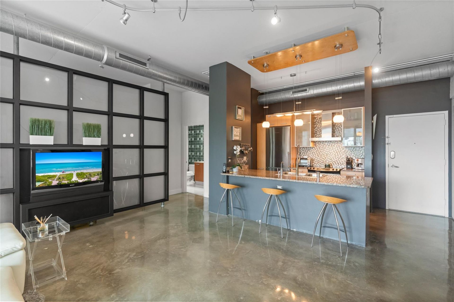 313 NE 2nd Street, Unit 405, Fort Lauderdale, FL 33301 Photo