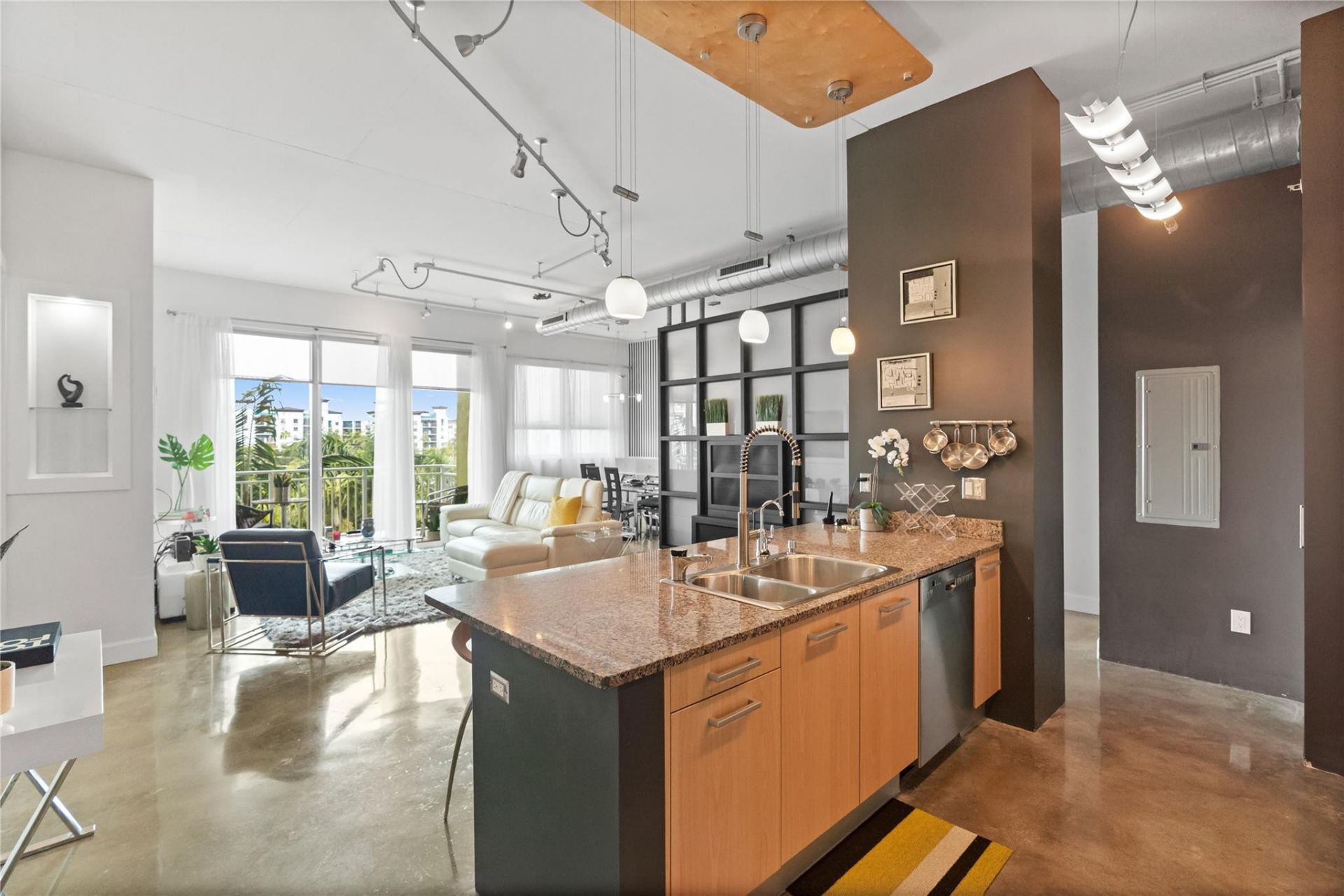 313 NE 2nd Street, Unit 405, Fort Lauderdale, FL 33301 Photo