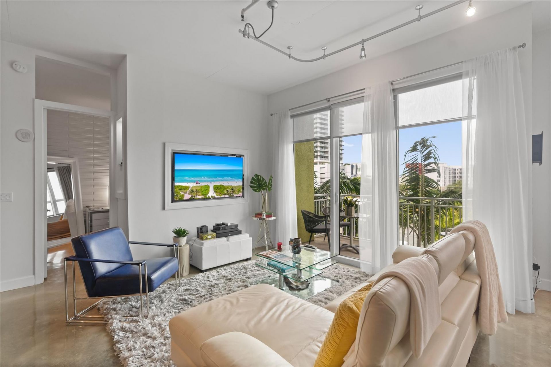 313 NE 2nd Street, Unit 405, Fort Lauderdale, FL 33301 Photo