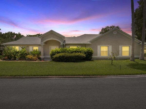 705 Guava Dr, St Augustine, FL 32095