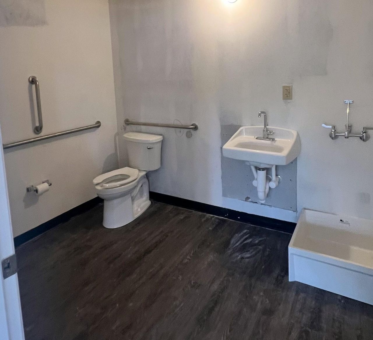 1136 Hungryneck Boulevard Photo 8