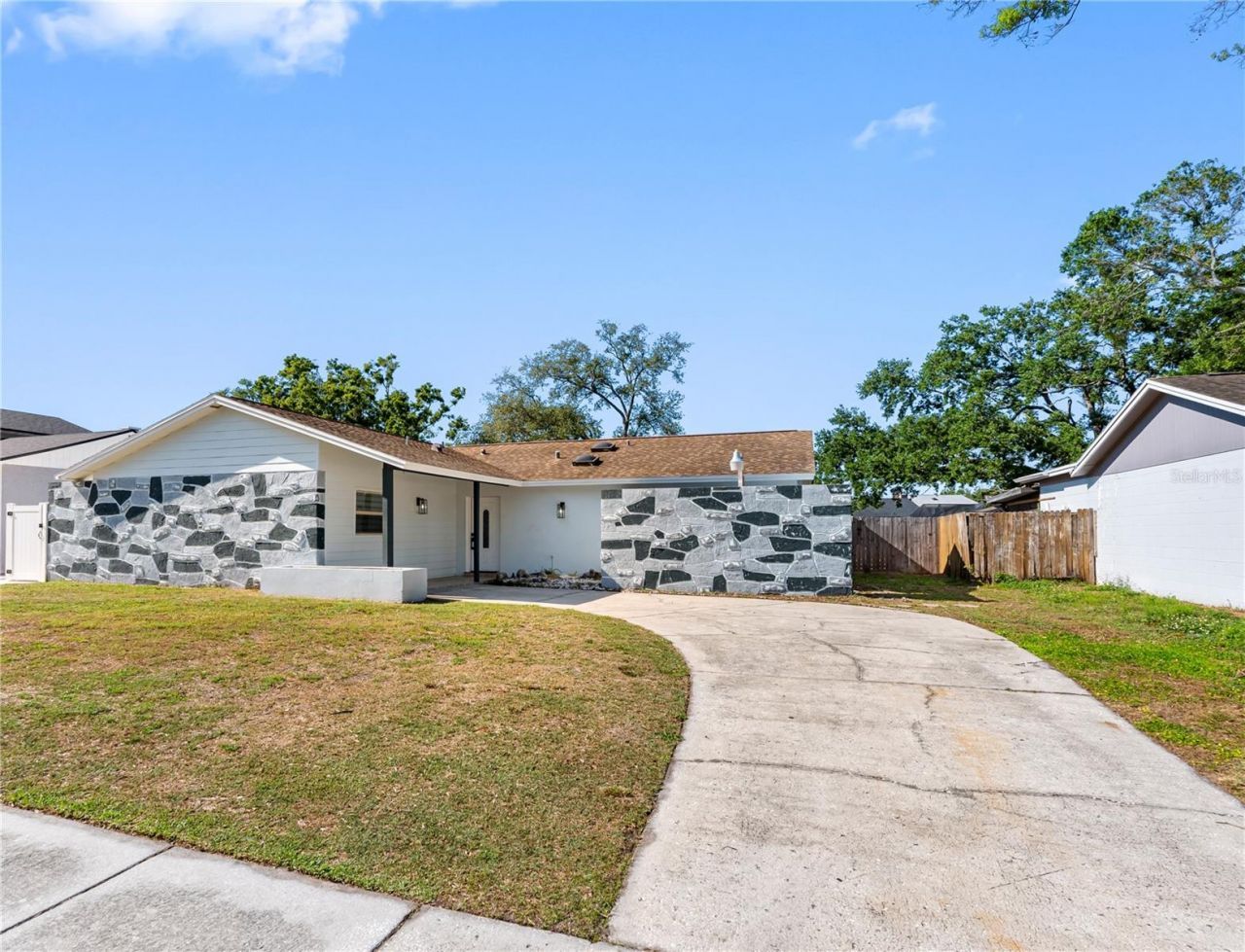 7305 Woodkirk Court, Tampa, FL 33634 Main Photo